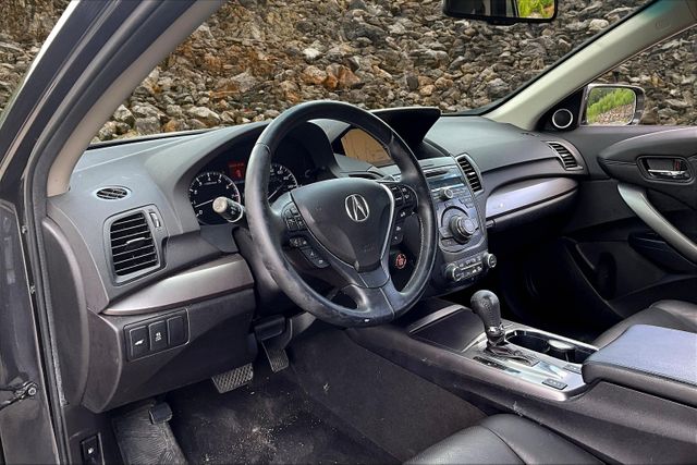 Vehicle image 13 of 32