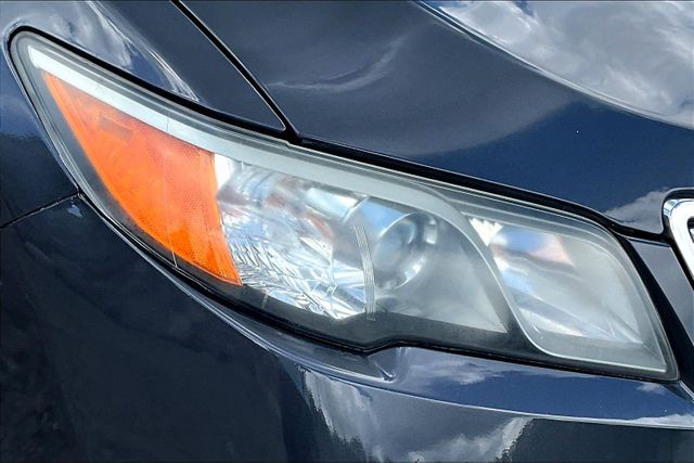 Vehicle image 29 of 32