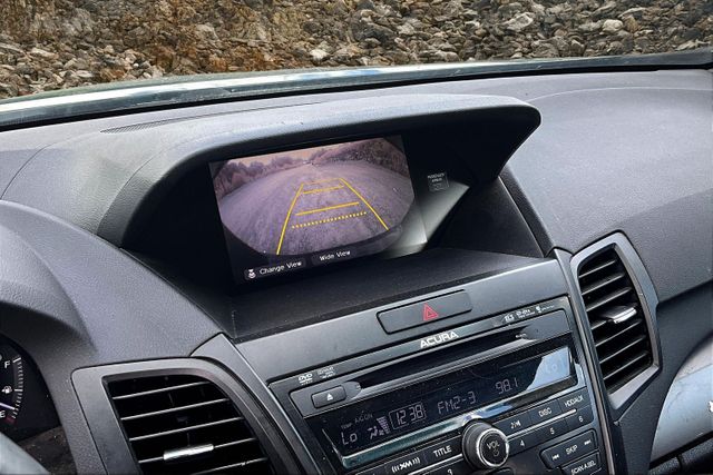 Vehicle image 22 of 32