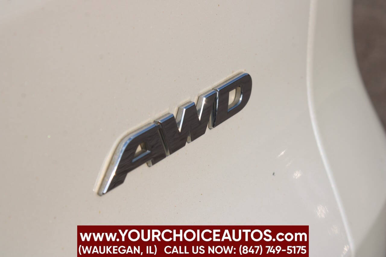 Vehicle image 16 of 42