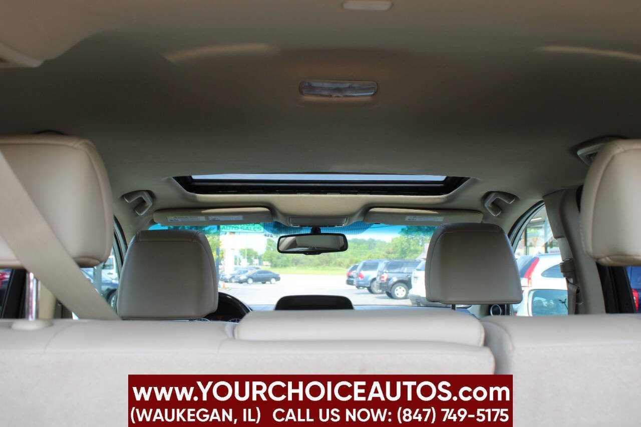 Vehicle image 19 of 42