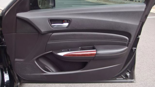2015 Acura TLX Base Image 39 of 53