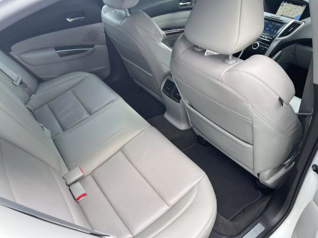 Vehicle image 13 of 20