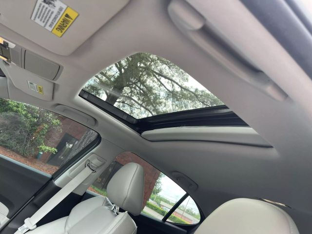 Vehicle image 19 of 20