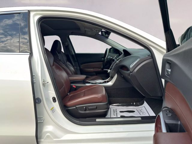 Vehicle image 22 of 24