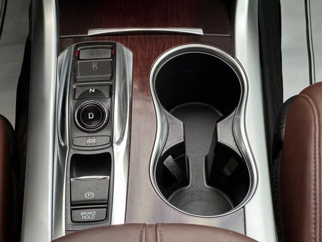 Vehicle image 15 of 24