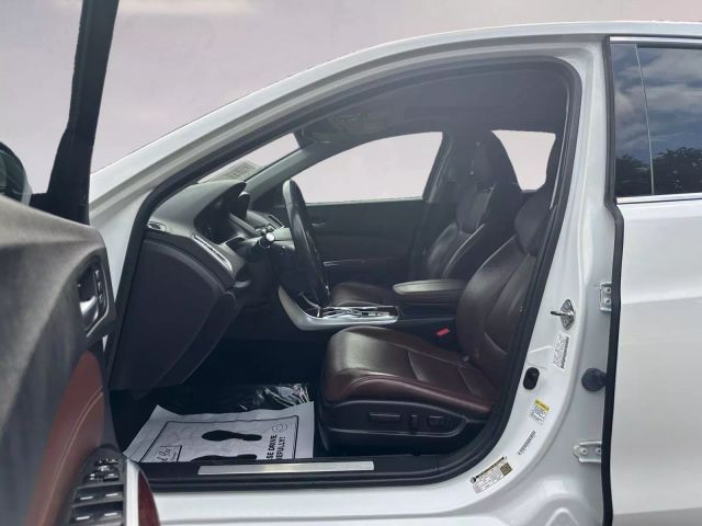 Vehicle image 11 of 24