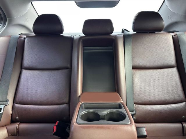 Vehicle image 17 of 24