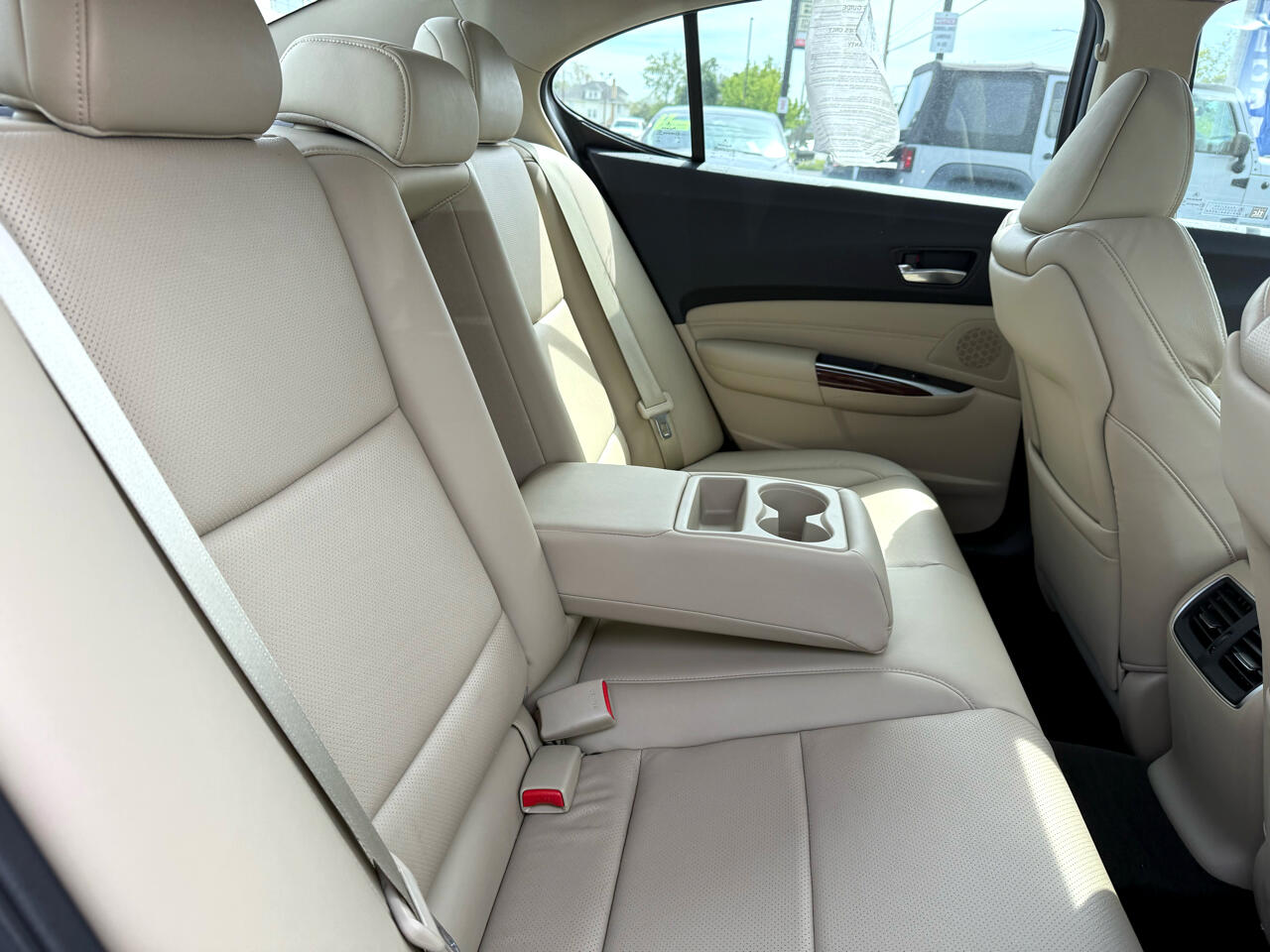 Vehicle image 4 of 4