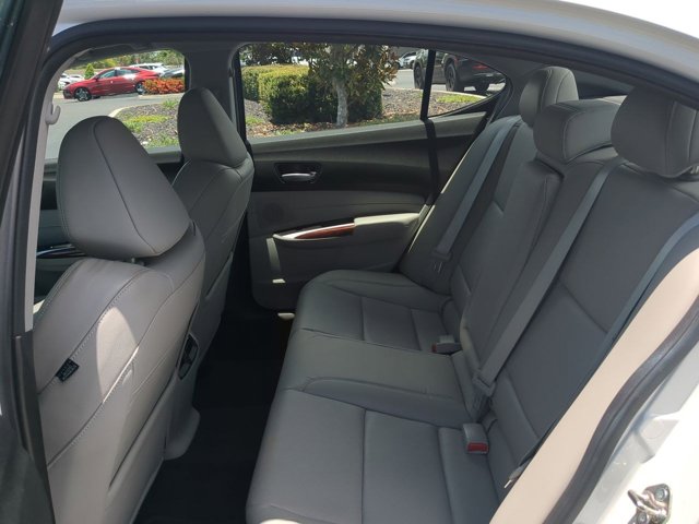 Vehicle image 13 of 31
