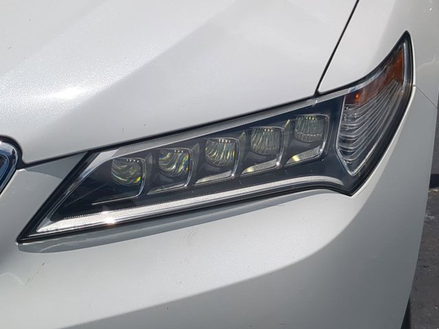 Vehicle image 10 of 31