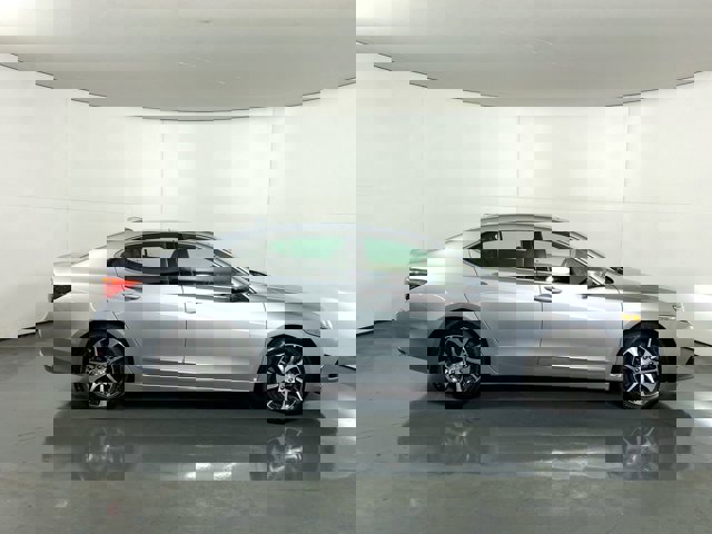 Vehicle image 7 of 34