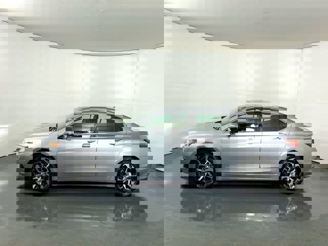Vehicle image 14 of 34
