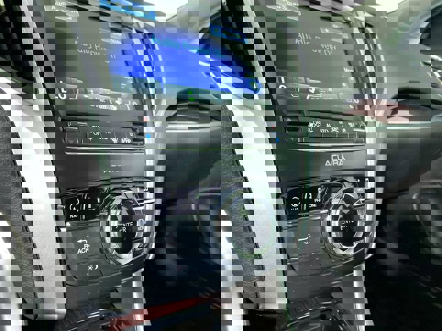 Vehicle image 19 of 34