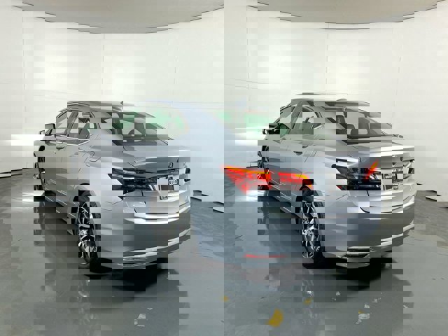 Vehicle image 12 of 34