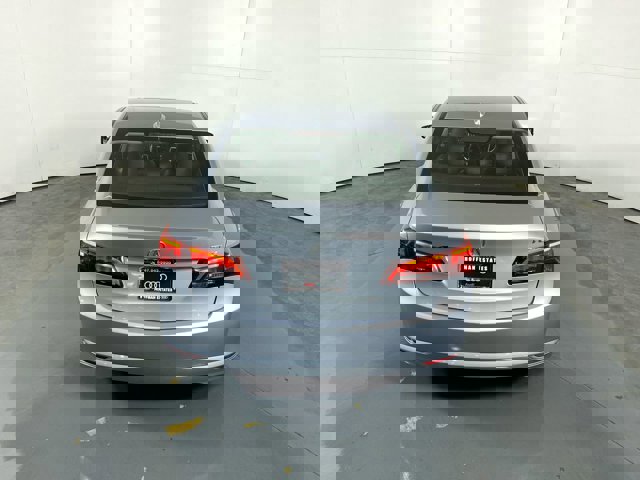 Vehicle image 11 of 34