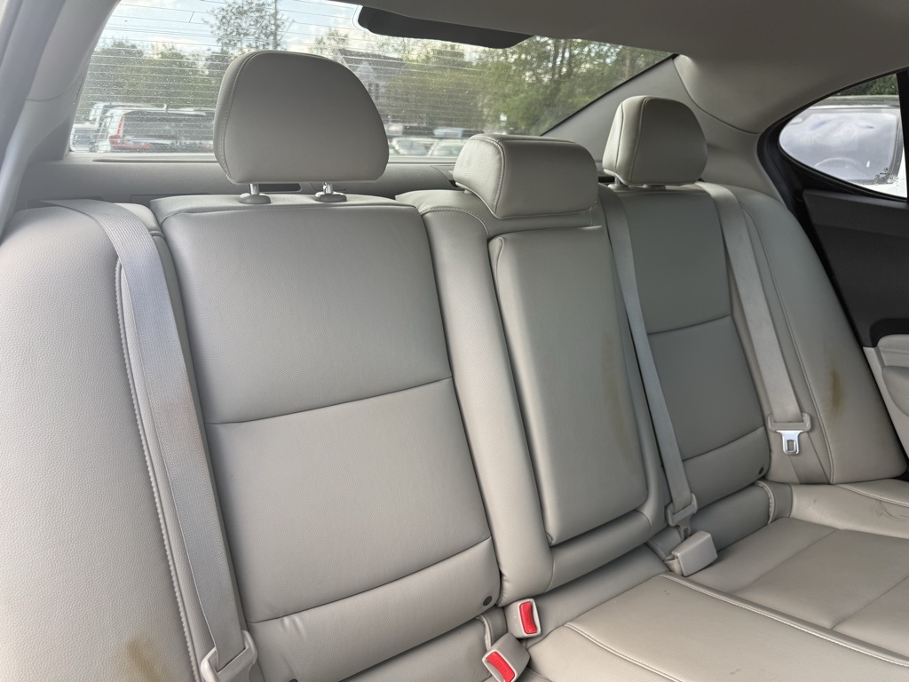 Vehicle image 20 of 30