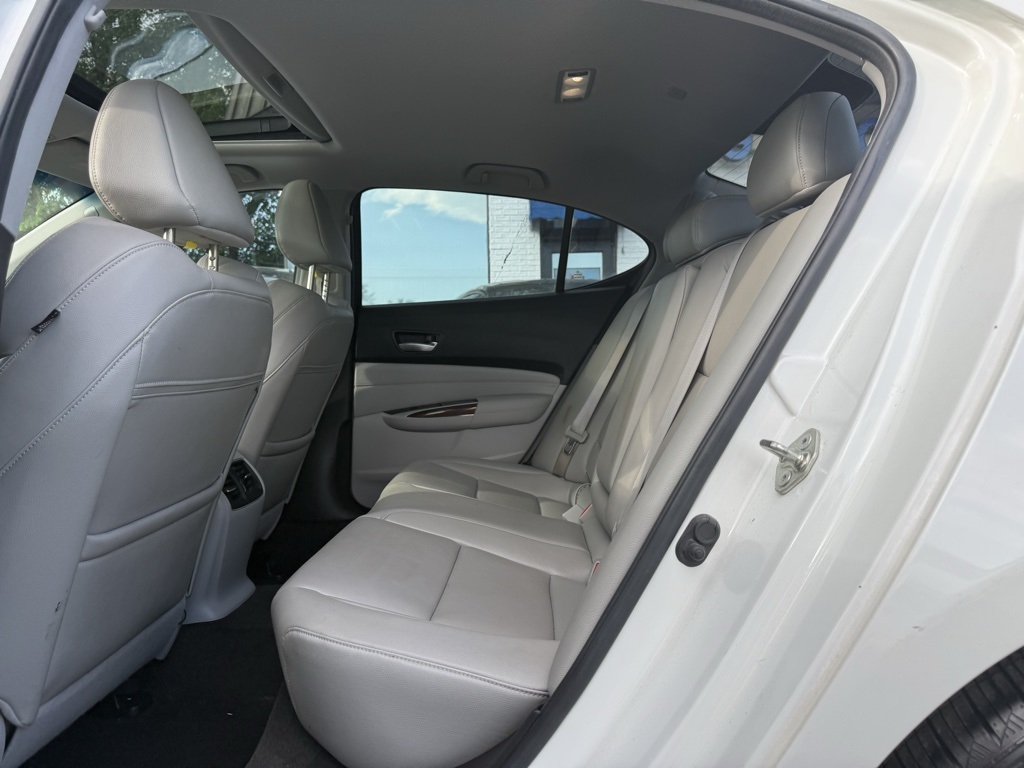 Vehicle image 22 of 30