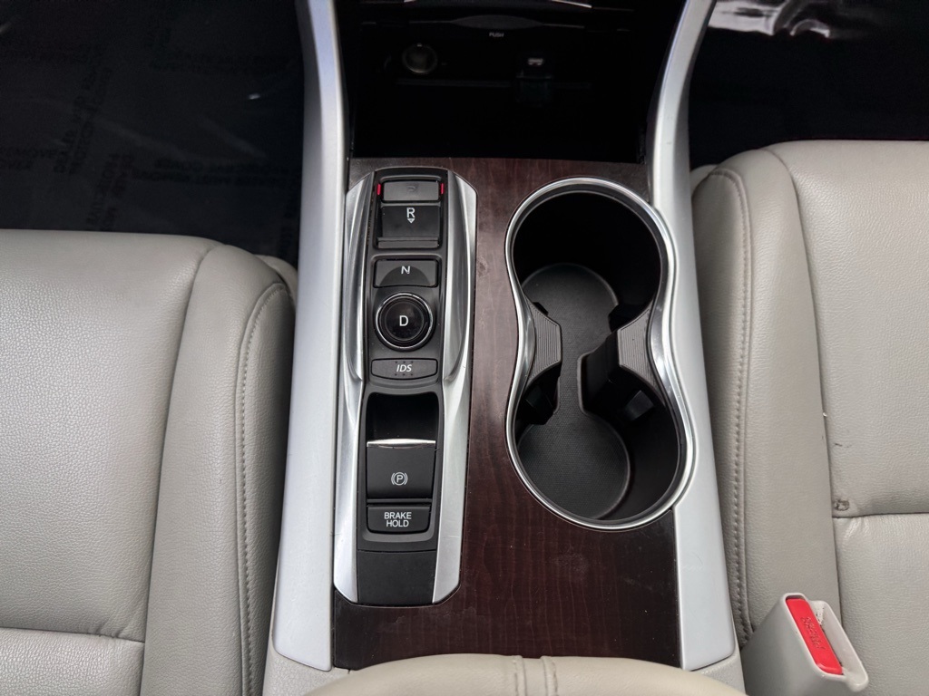 Vehicle image 26 of 30