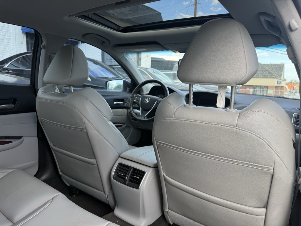 Vehicle image 24 of 30