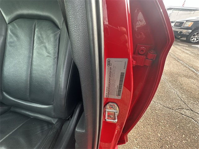 Vehicle image 31 of 32