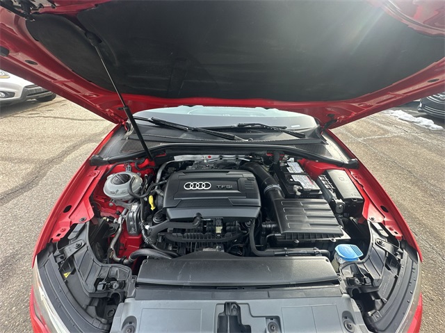 Vehicle image 28 of 32