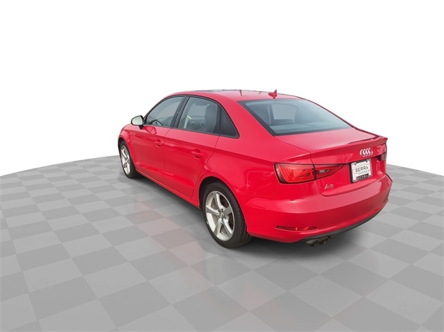 Vehicle image 8 of 32