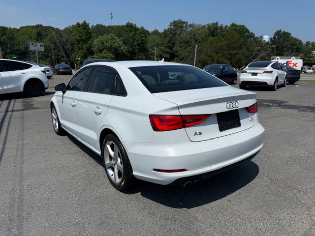 Vehicle image 6 of 14