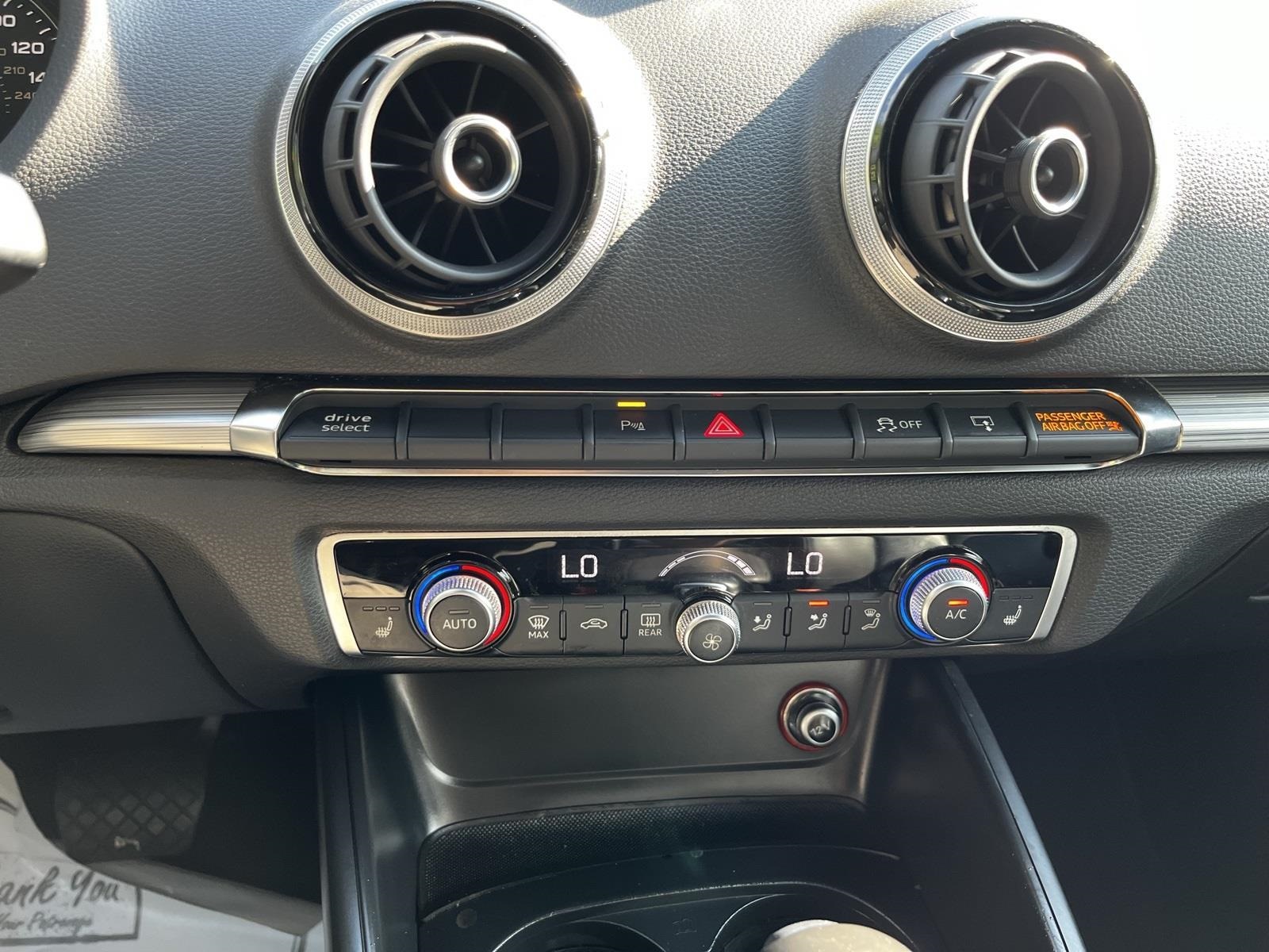 Vehicle image 36 of 41