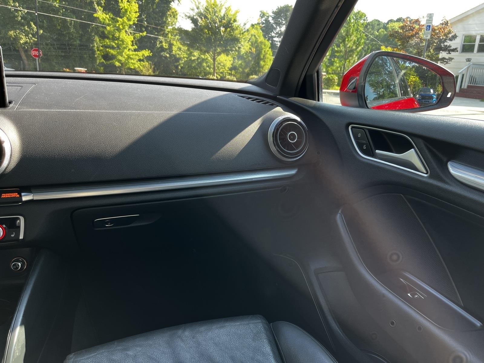 Vehicle image 17 of 41