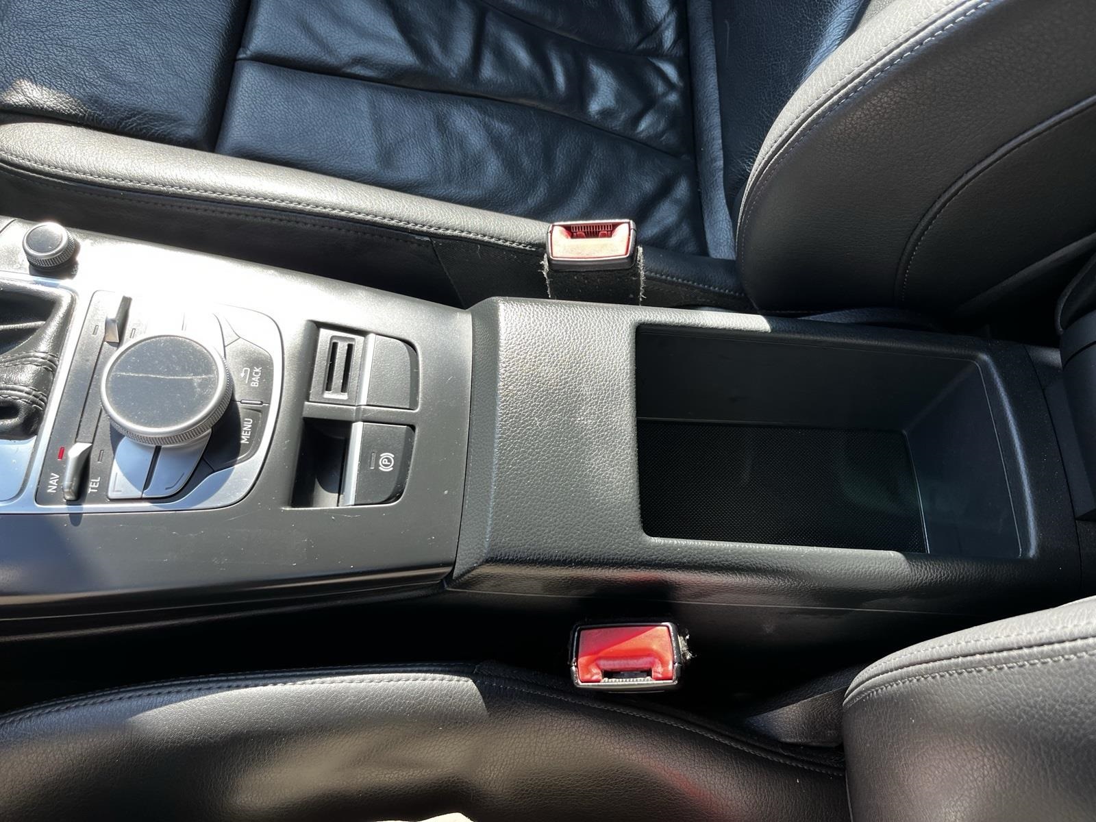 Vehicle image 26 of 41