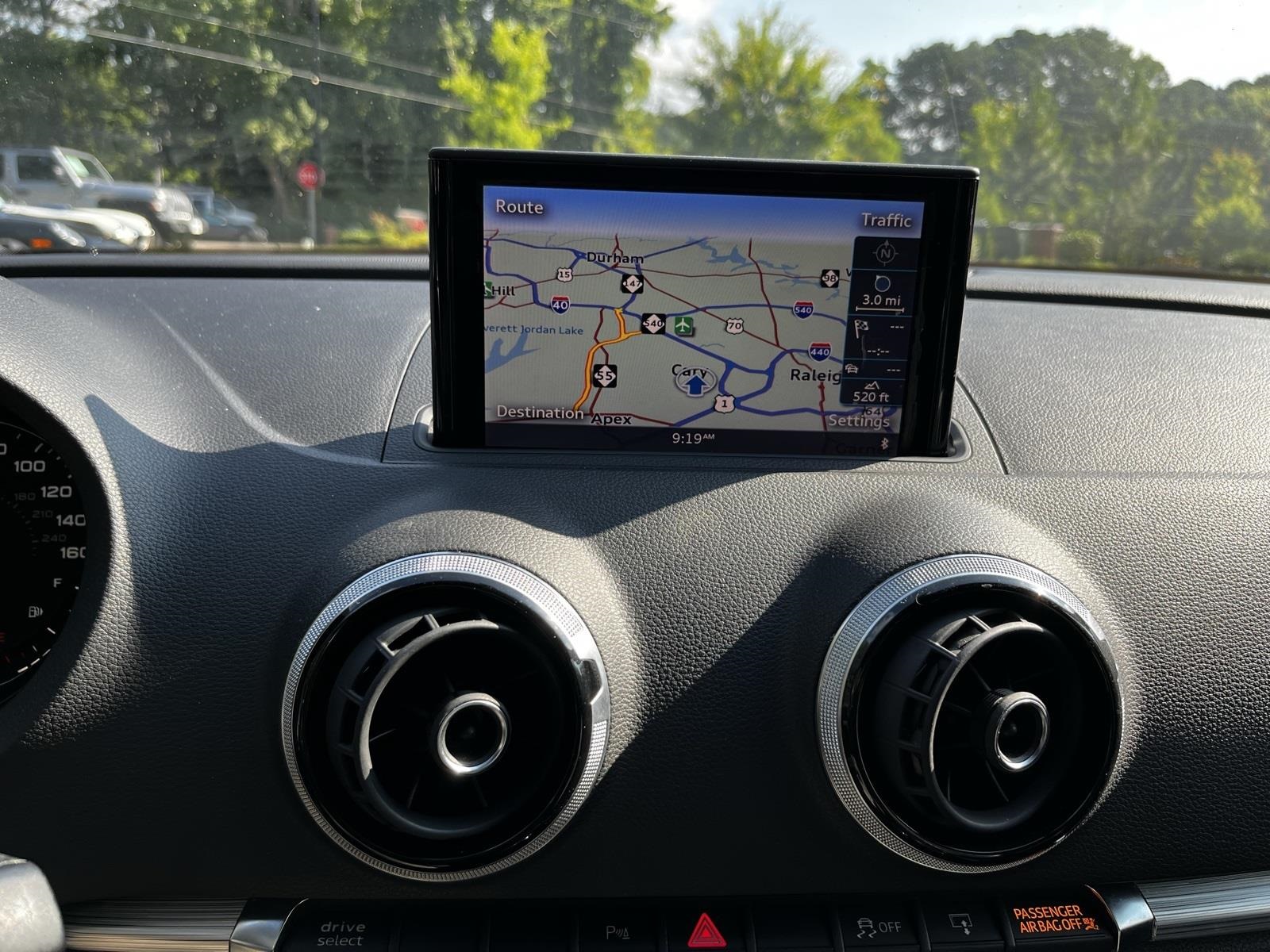 Vehicle image 22 of 41