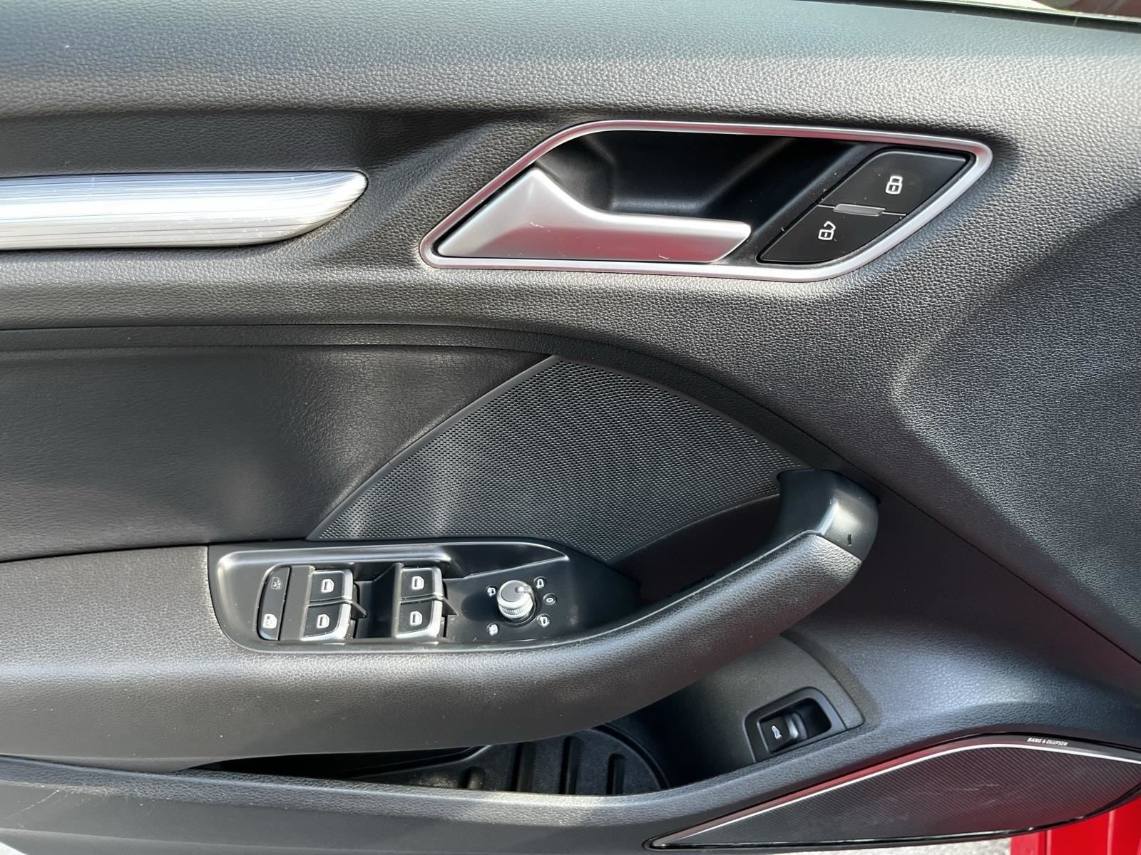 Vehicle image 27 of 41
