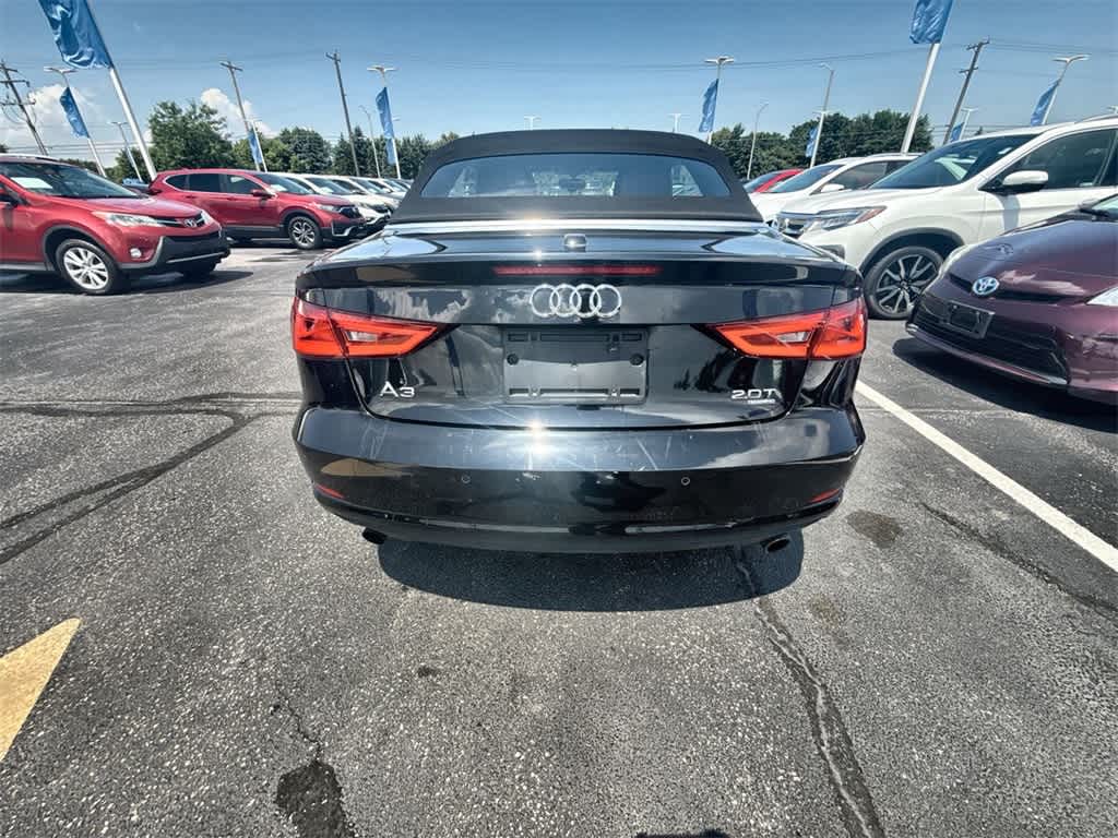 Vehicle image 29 of 32