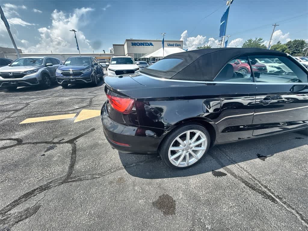 Vehicle image 7 of 32