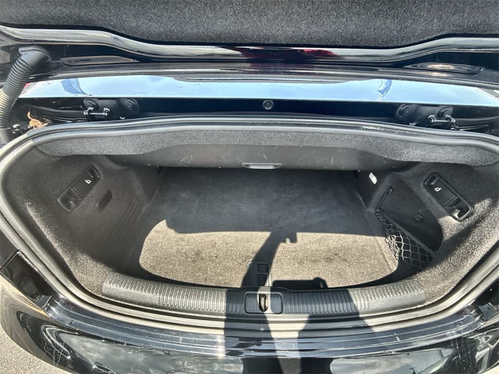 Vehicle image 23 of 32
