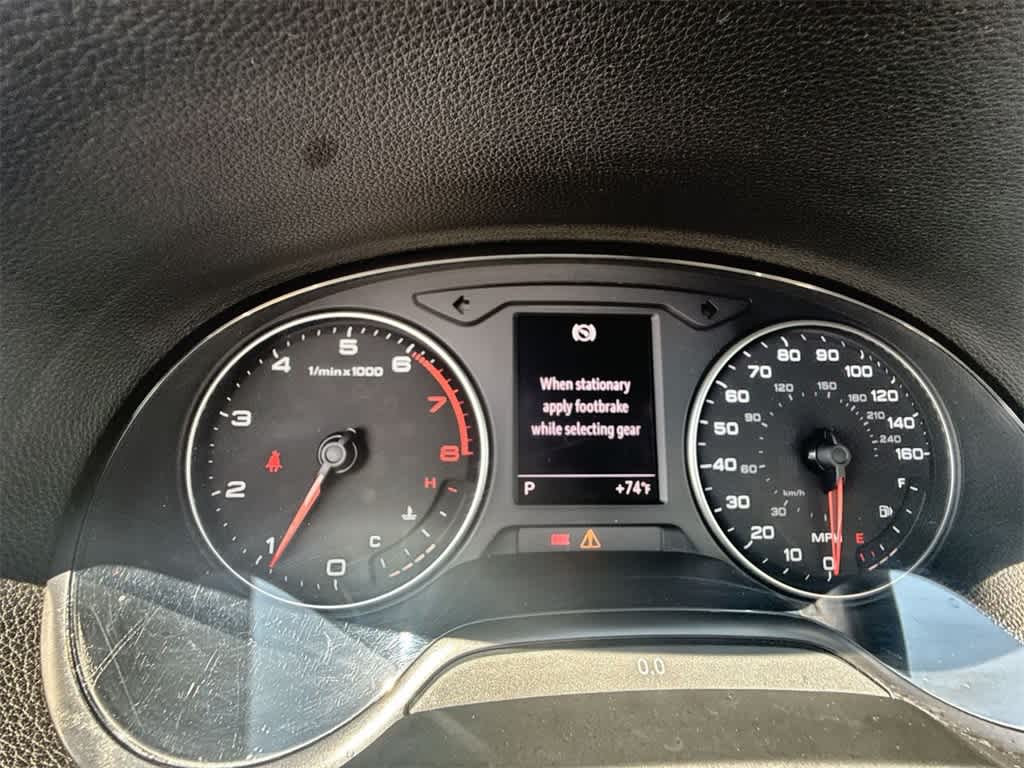 Vehicle image 14 of 32