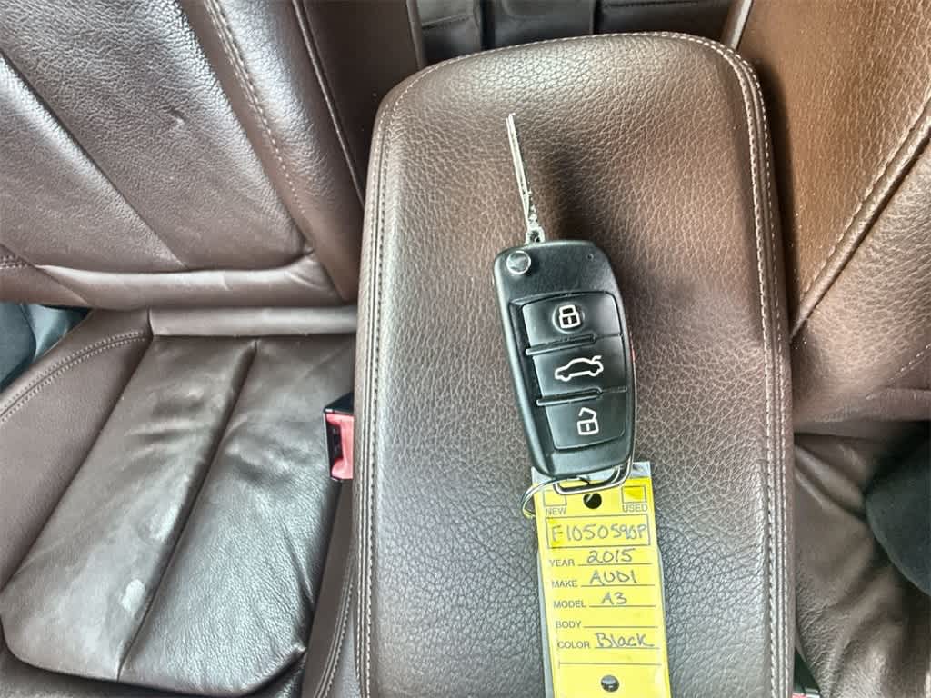 Vehicle image 19 of 32
