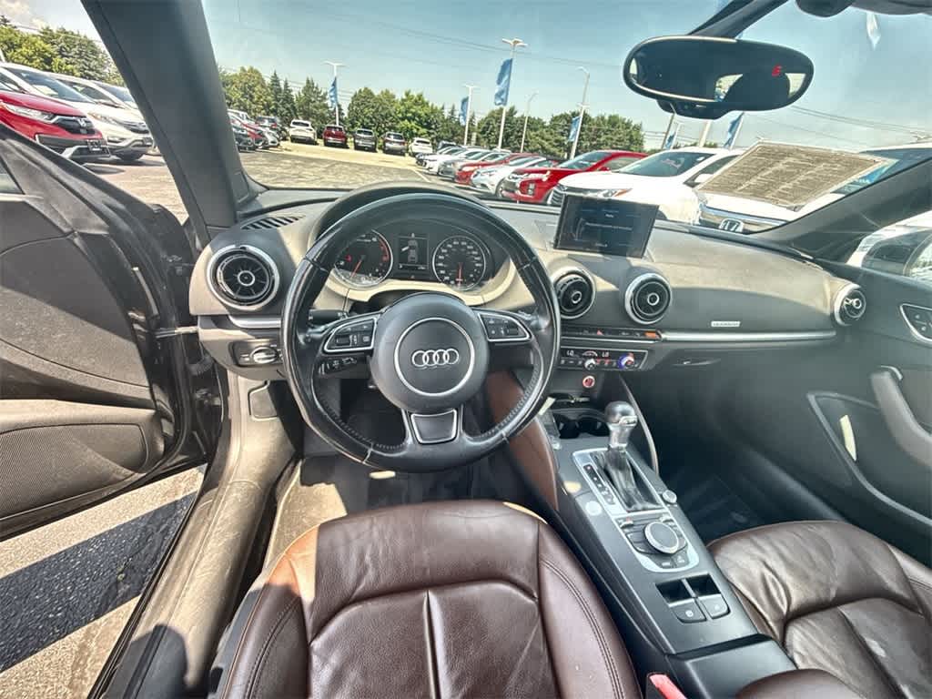 Vehicle image 12 of 32