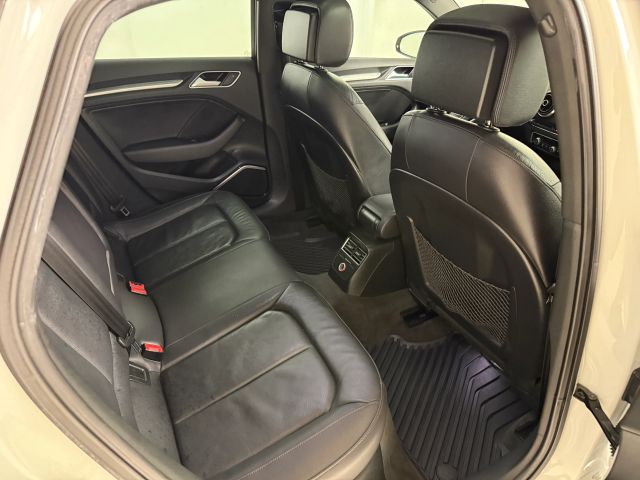 Vehicle image 27 of 66