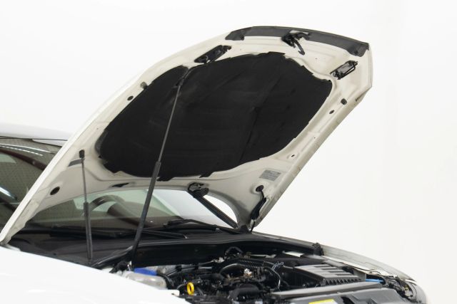 Vehicle image 13 of 66