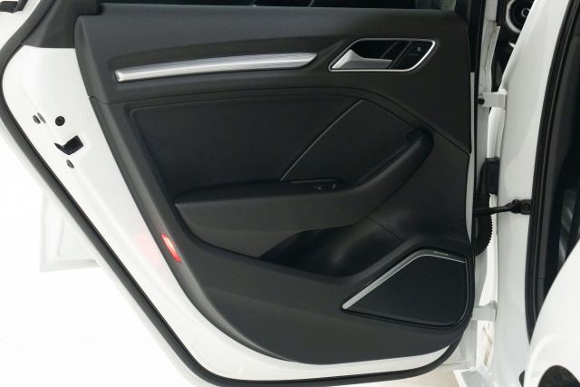 Vehicle image 46 of 66