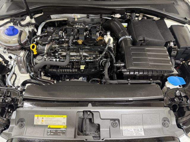 Vehicle image 10 of 66