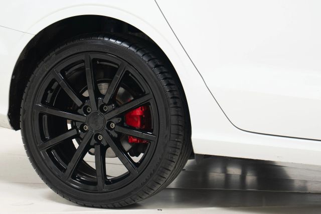Vehicle image 15 of 66