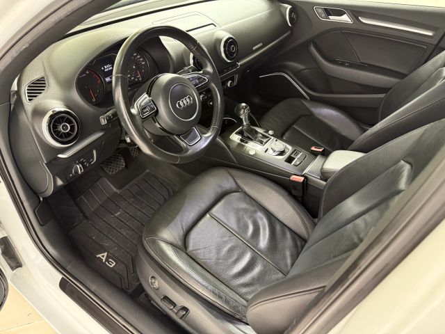 Vehicle image 33 of 66
