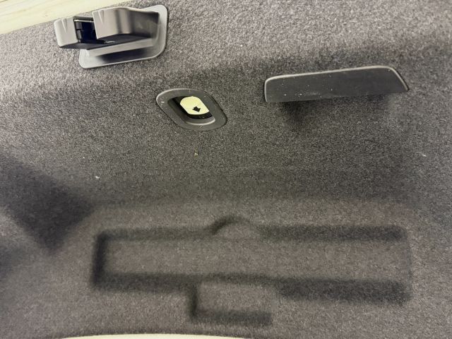 Vehicle image 22 of 66