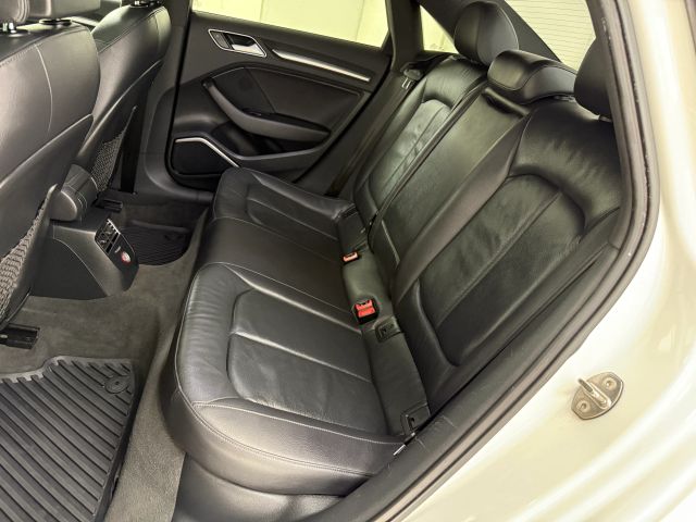 Vehicle image 28 of 66