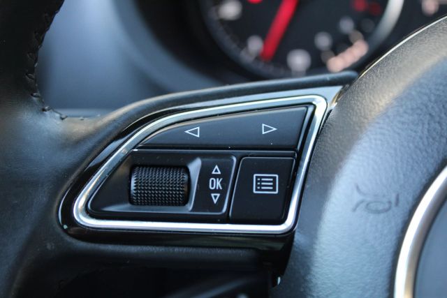 Vehicle image 21 of 32