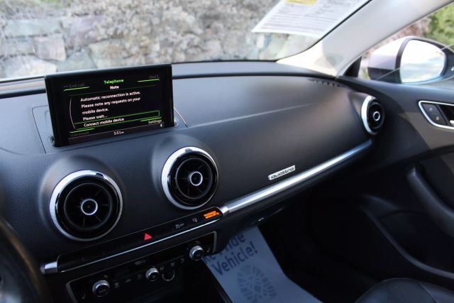 Vehicle image 15 of 32