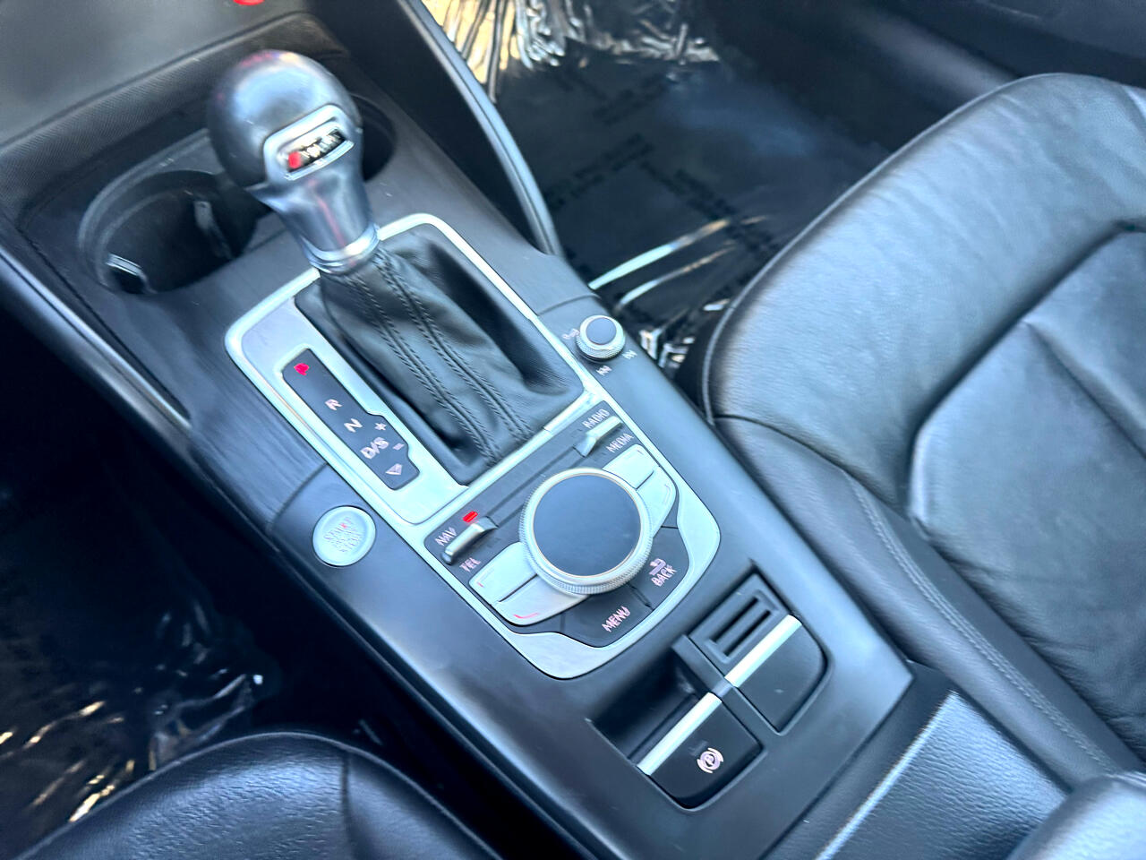 Vehicle image 70 of 85